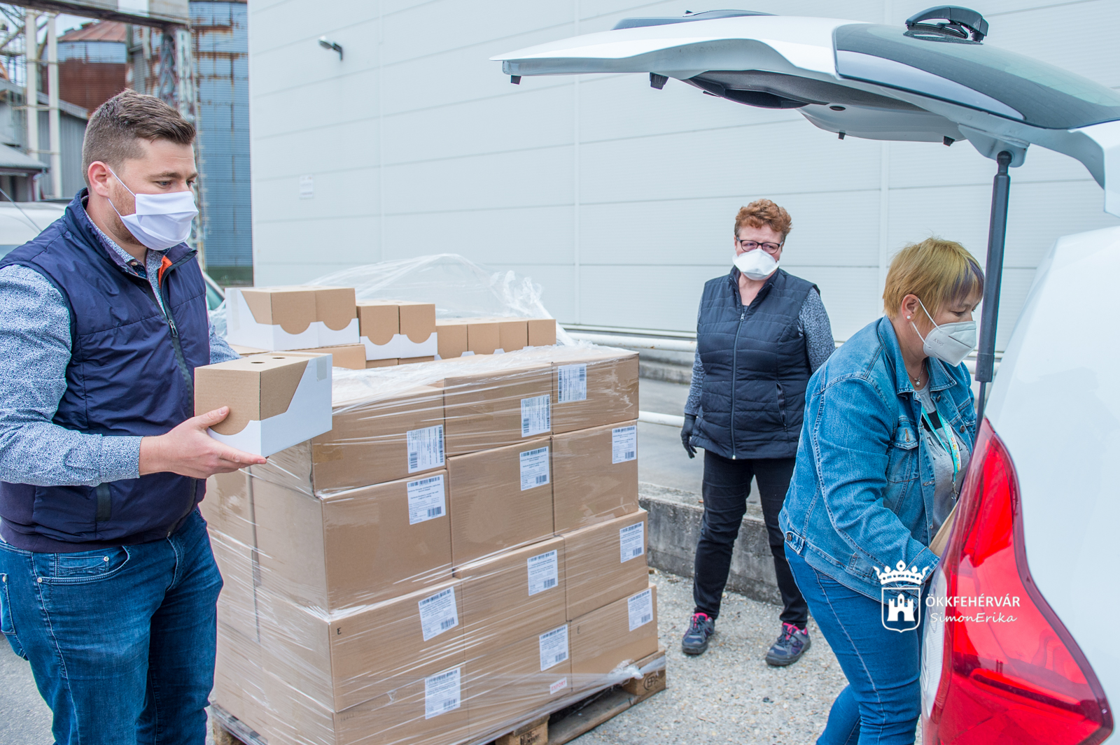 Adomány a Cerbonától az Alba Bástya Központnak