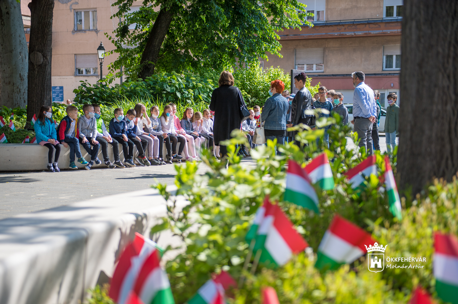 Iskolai megemlékezések az Országzászló téren