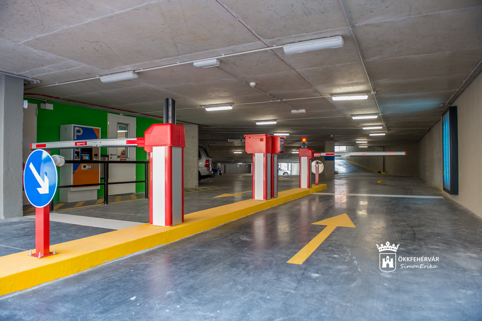 Székesfehérvár első parkolóháza képeken