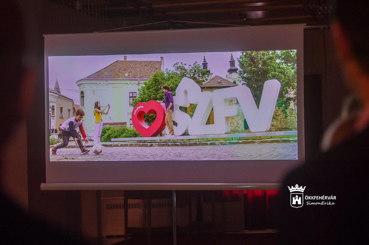 Bemutatták Székesfehérvár új imázsfilmjét a Hiemer-házban