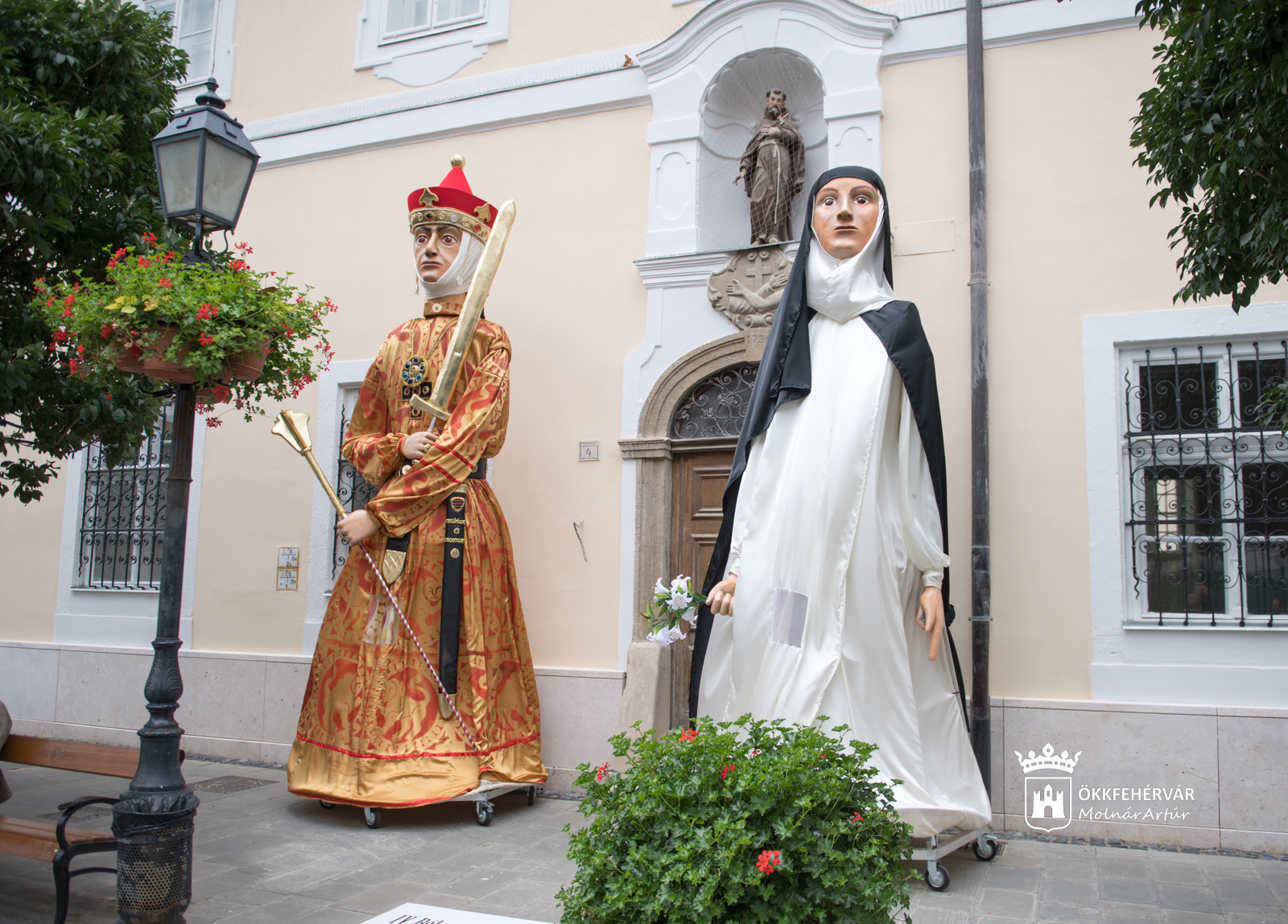 Szombat délutáni kultúrpiknik Fehérvár Belvárosában