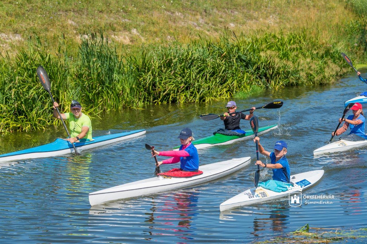 Kajakkal a Sárvízen egészen Gorsiumig