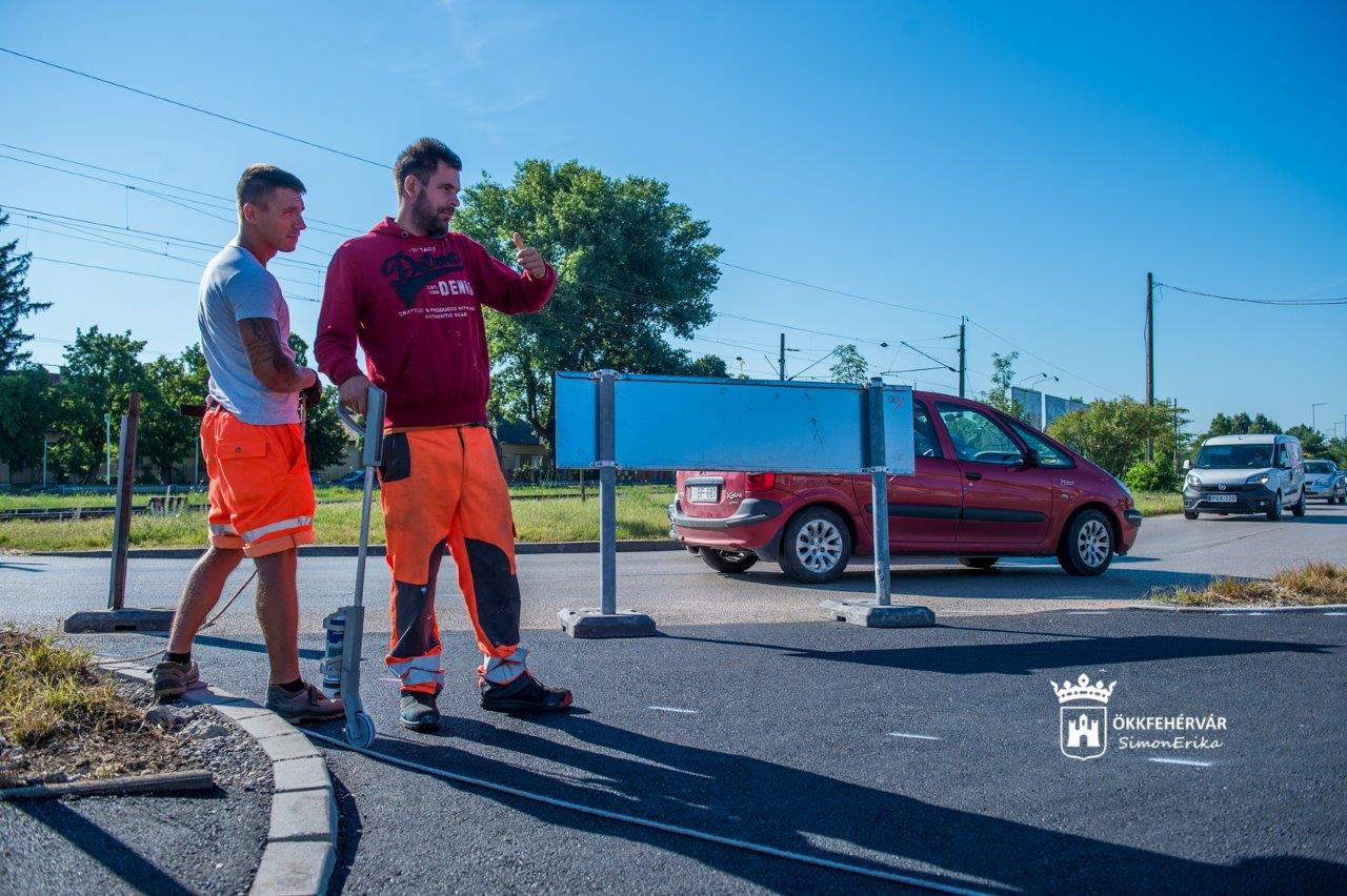 Elkezdődött a Balatoni úti felüljáró felújítása