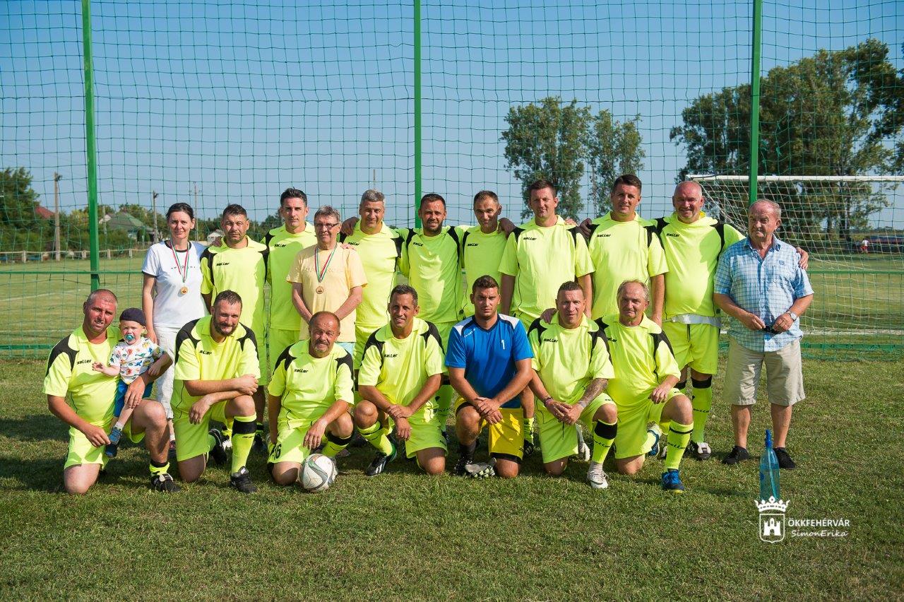 Képeken a Jung József emléktorna