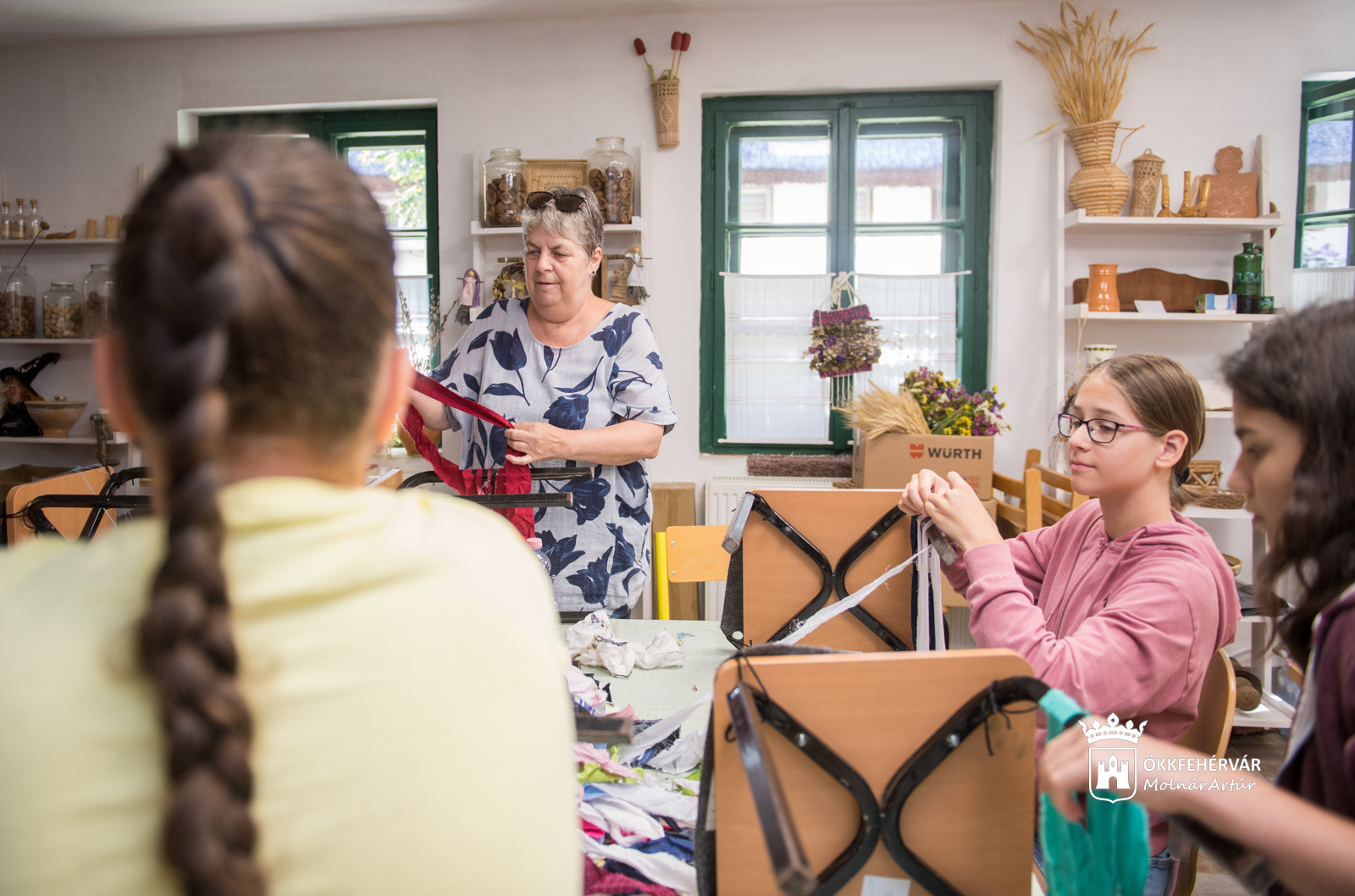 Gyerekműhely a fehérvári kézművesek táborzáróján
