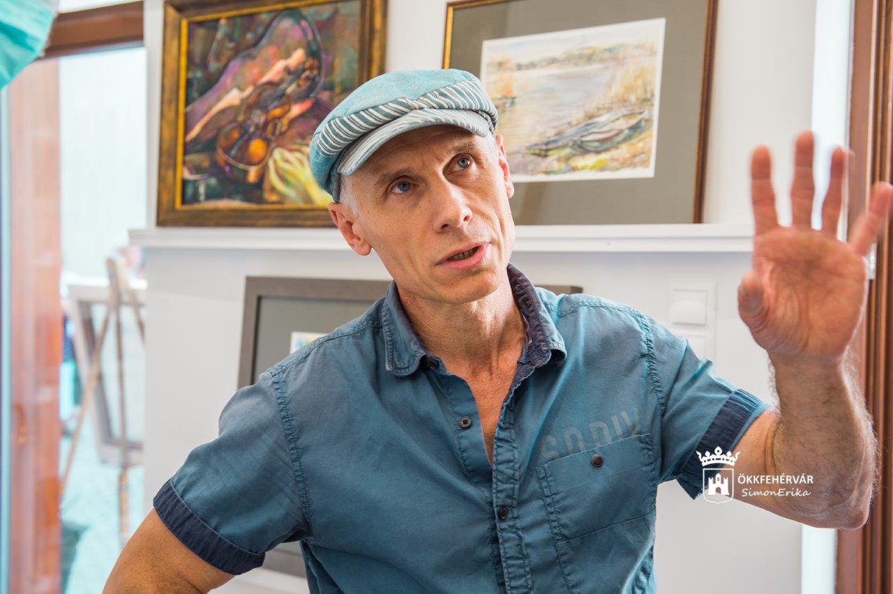 Képeken az Árpikép Galéria megnyitása