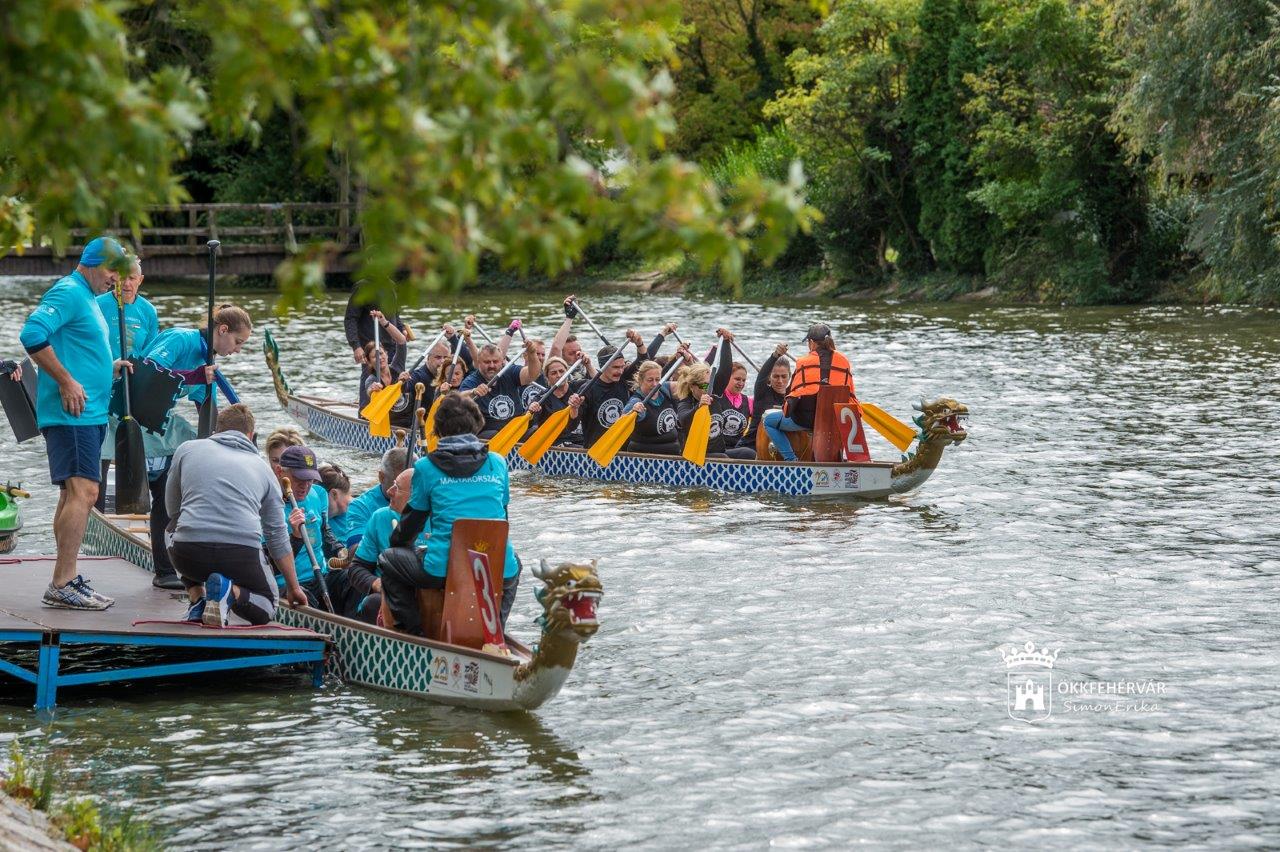 Jubileumi sárkányhajó fesztivál a Csónakázó-tavon