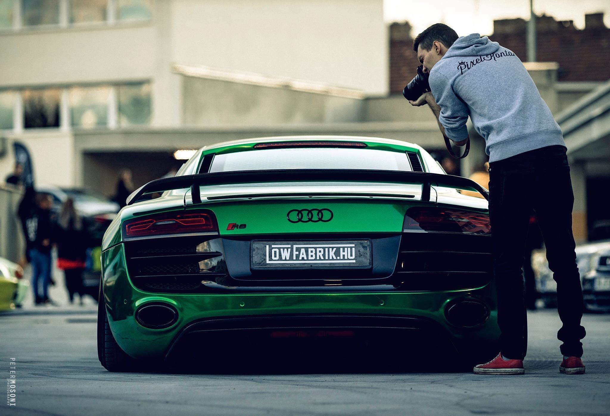 Ilyen volt a zárkörű tuning találkozó a parkolóházban