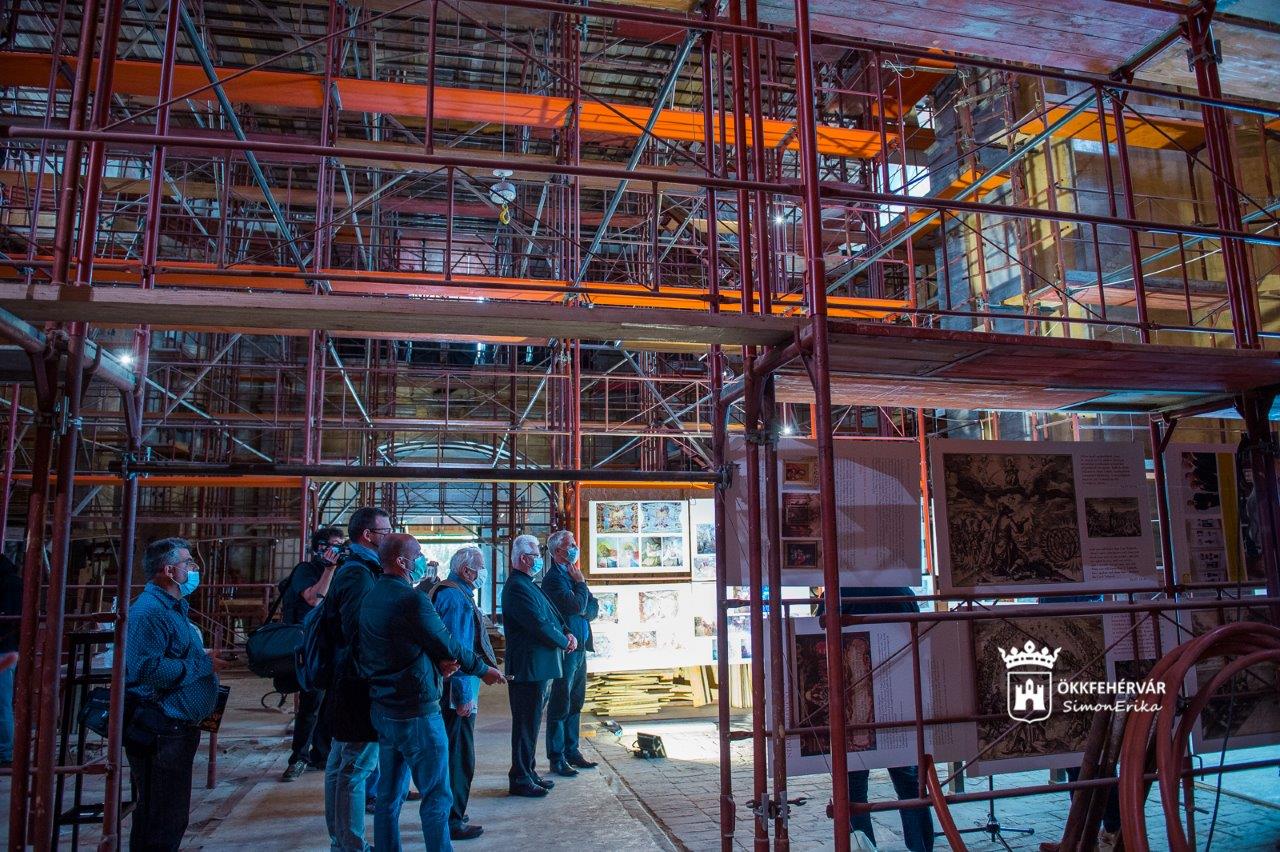 Tájékoztató egyházi épületek védelméről, felújításáról és bejárás a Bazilikában