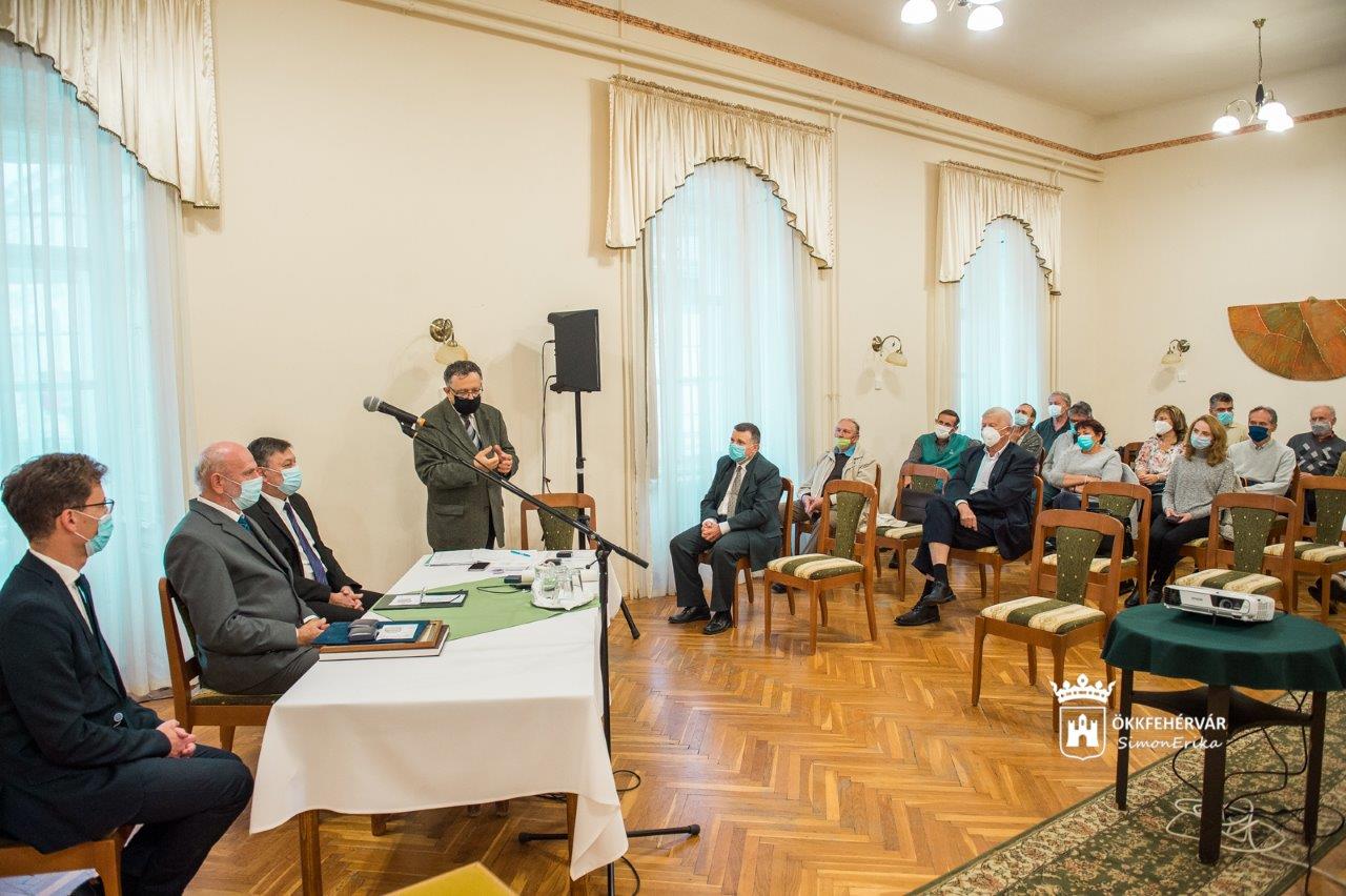 Fehérvári éremgyűjtők találkozója a Trianon 100 évforduló alkalmából