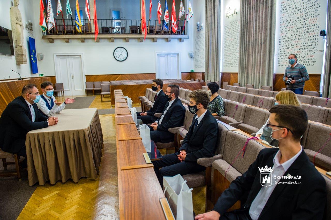 Bemutatkozott a Diáktanács új elnöksége