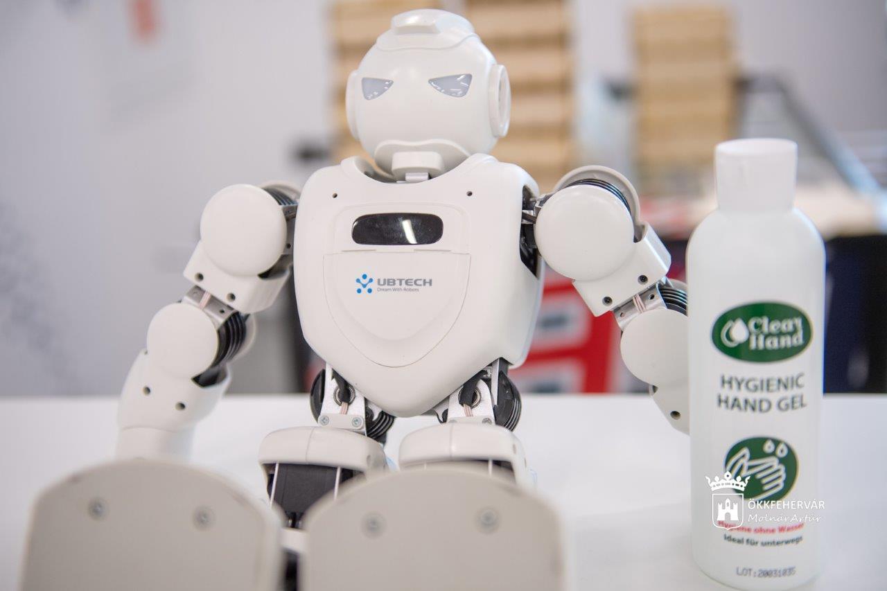 A Robotexpó robotikai konferencia nyitórendezvénye a MOL Arénában