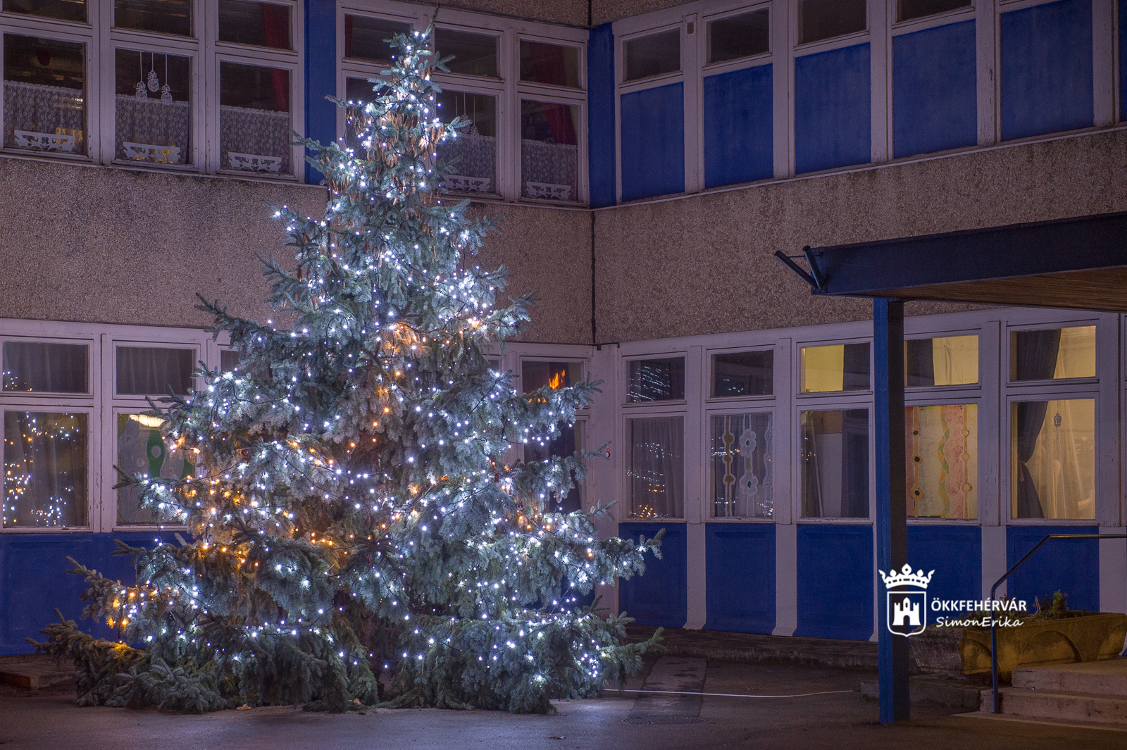 Ünnepváró fények a Belvároson kívül Székesfehérváron