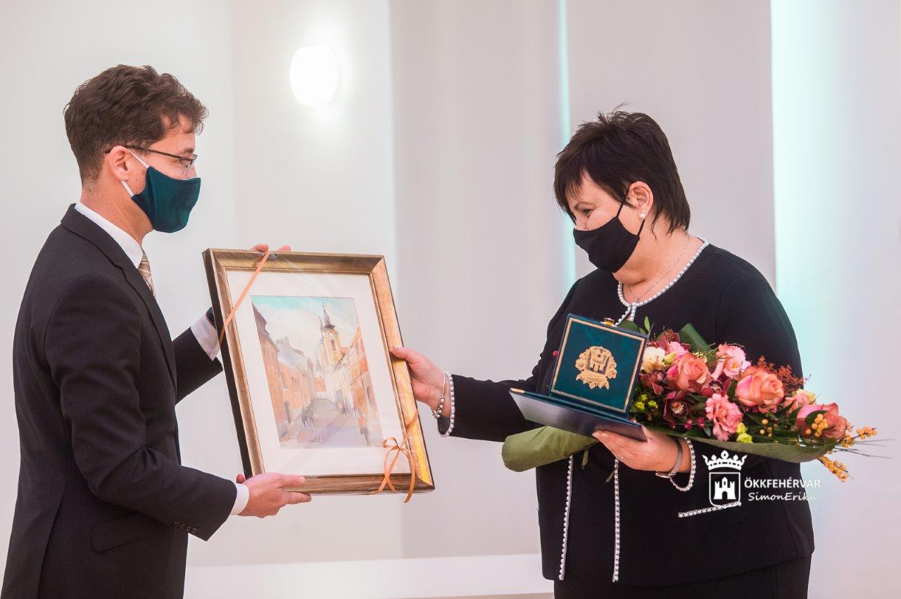 Szabó Bakos Zoltánné öt évtizedet dolgozott a betegekért