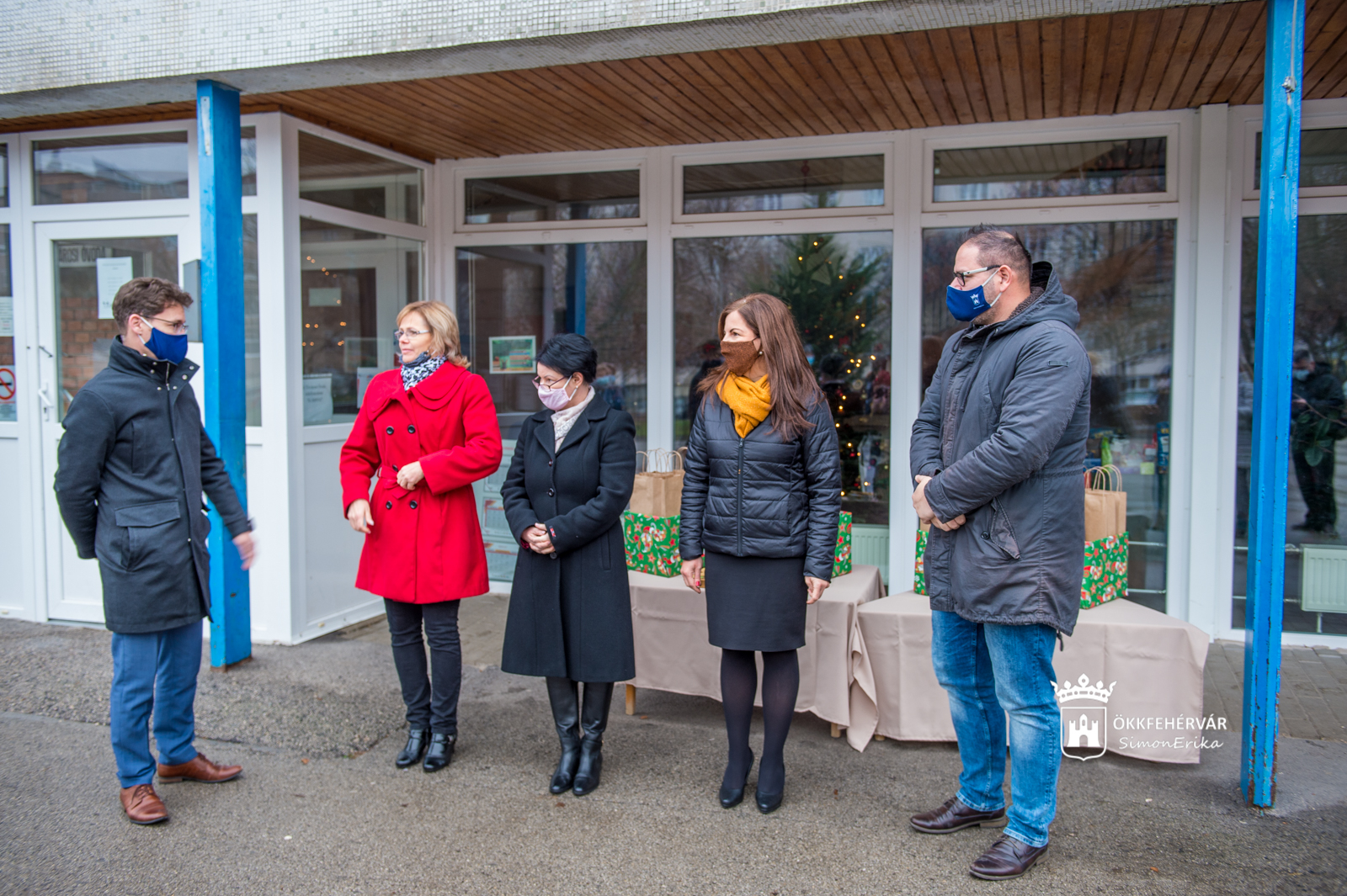 Ajándék mesekönyvek átadása a Tóvárosi Tagóvoda számára