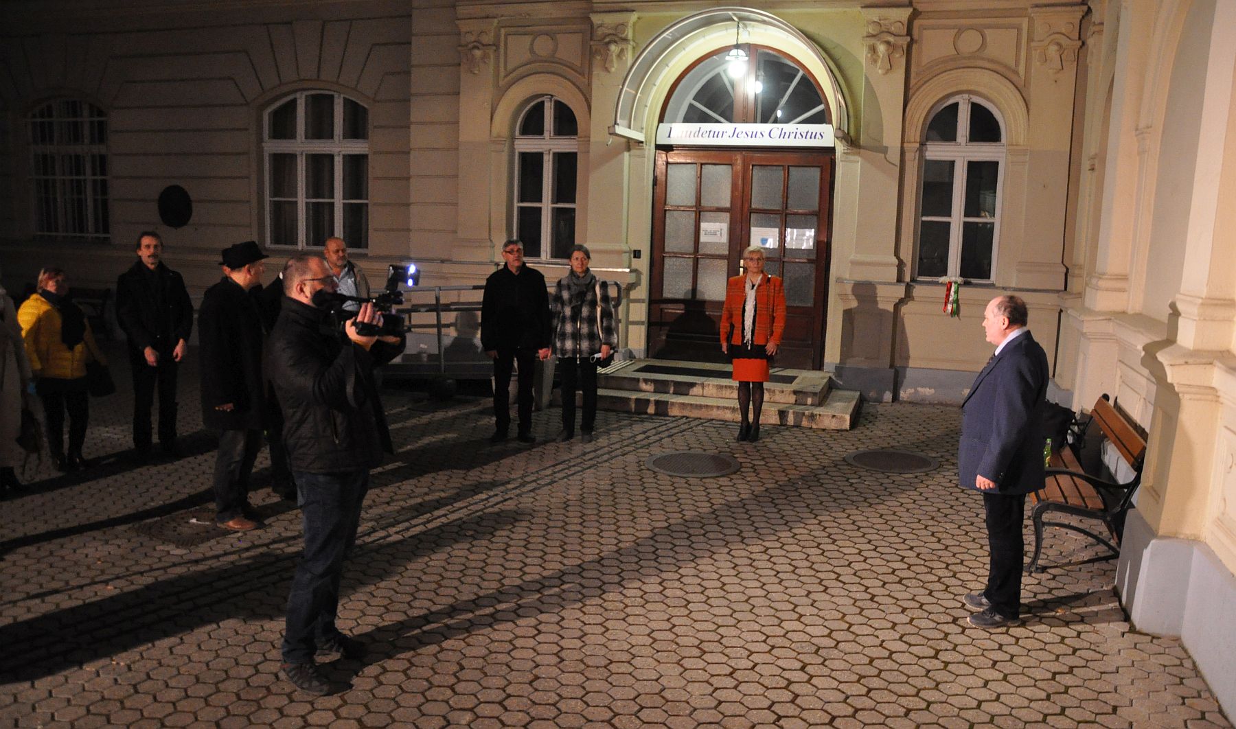 Koszorúzással vette kezdetét a Wass Albert felolvasó maraton