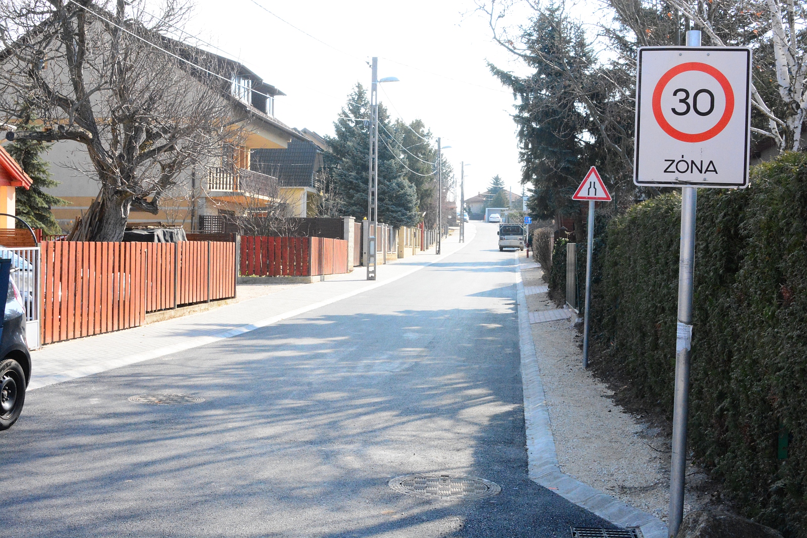 Nézze meg képeken milyen lett felújítás után a Poprádi utca!