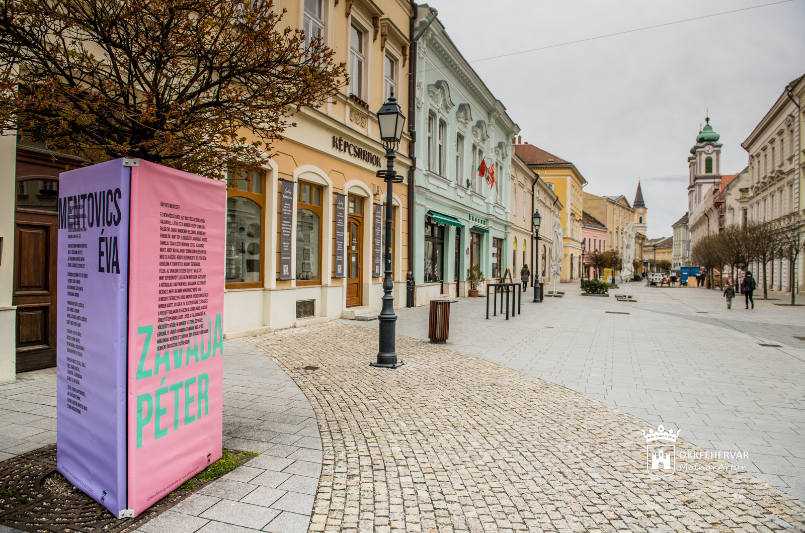 Szabadtéri kiállítás Fehérváron a magyar versek előtt tisztelegve
