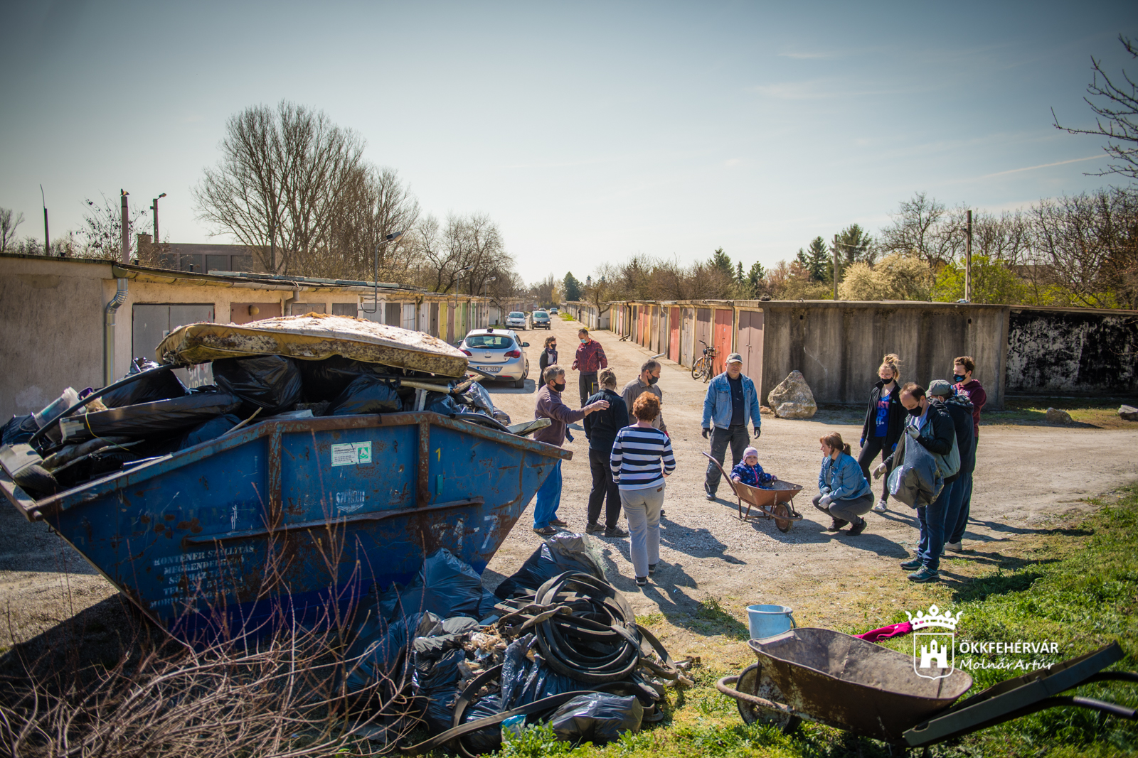 Önkéntesek tisztították meg a szeméttől a Kiserdőt