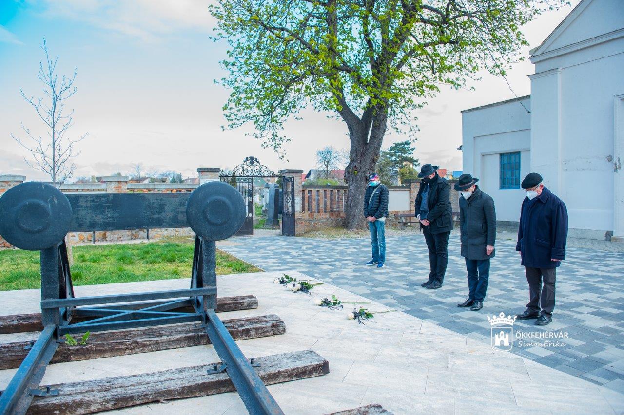 Megemlékezés Fehérváron a holokauszt magyarországi áldozatainak emléknapján