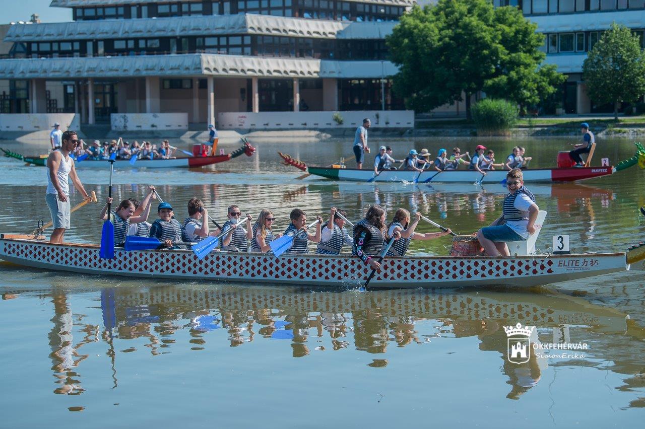 Sulisárkányok a Csónakázó-tavon