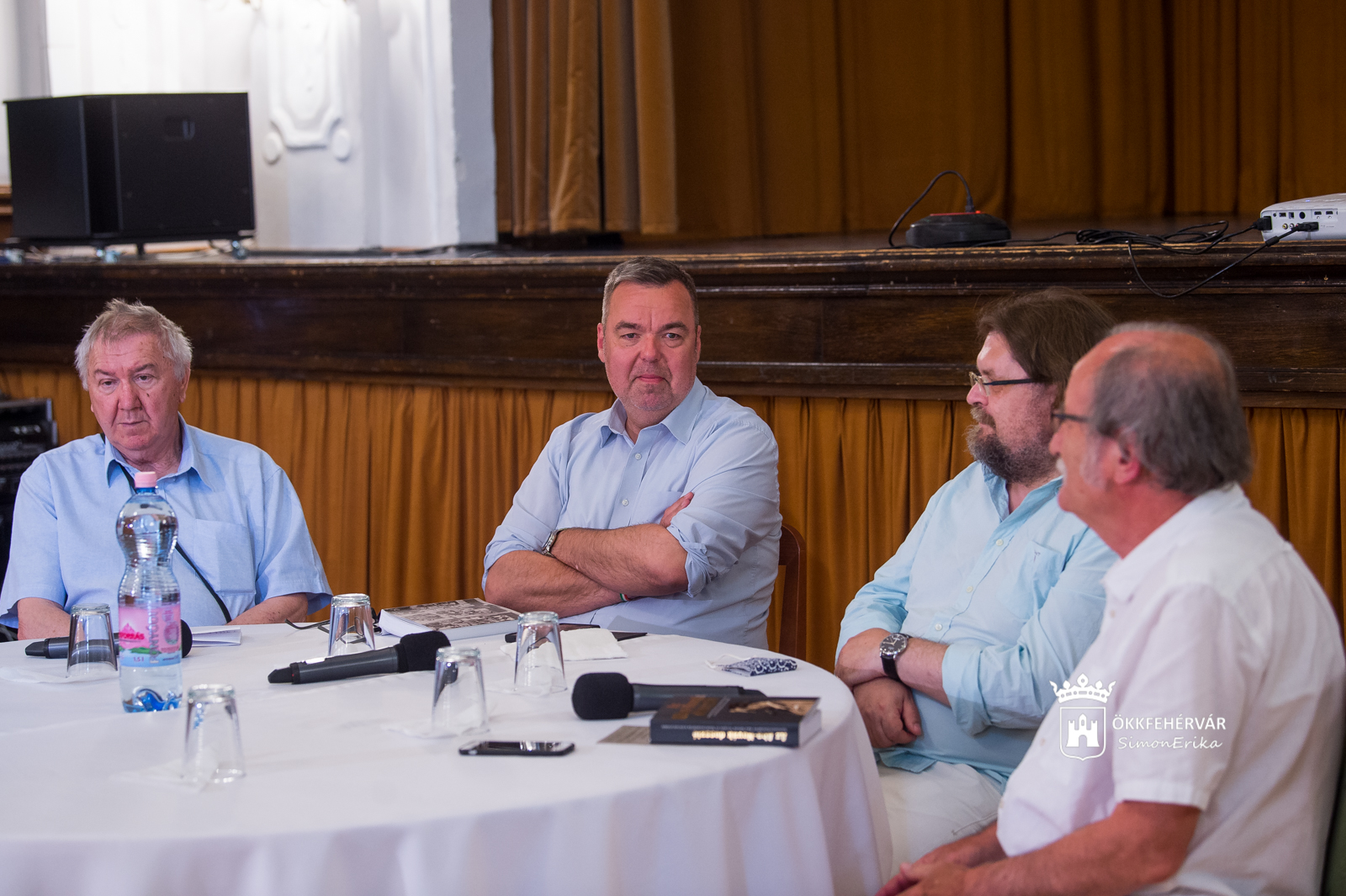 Az Aba-Novák dosszié című kötet bemutatója a Szent István teremben