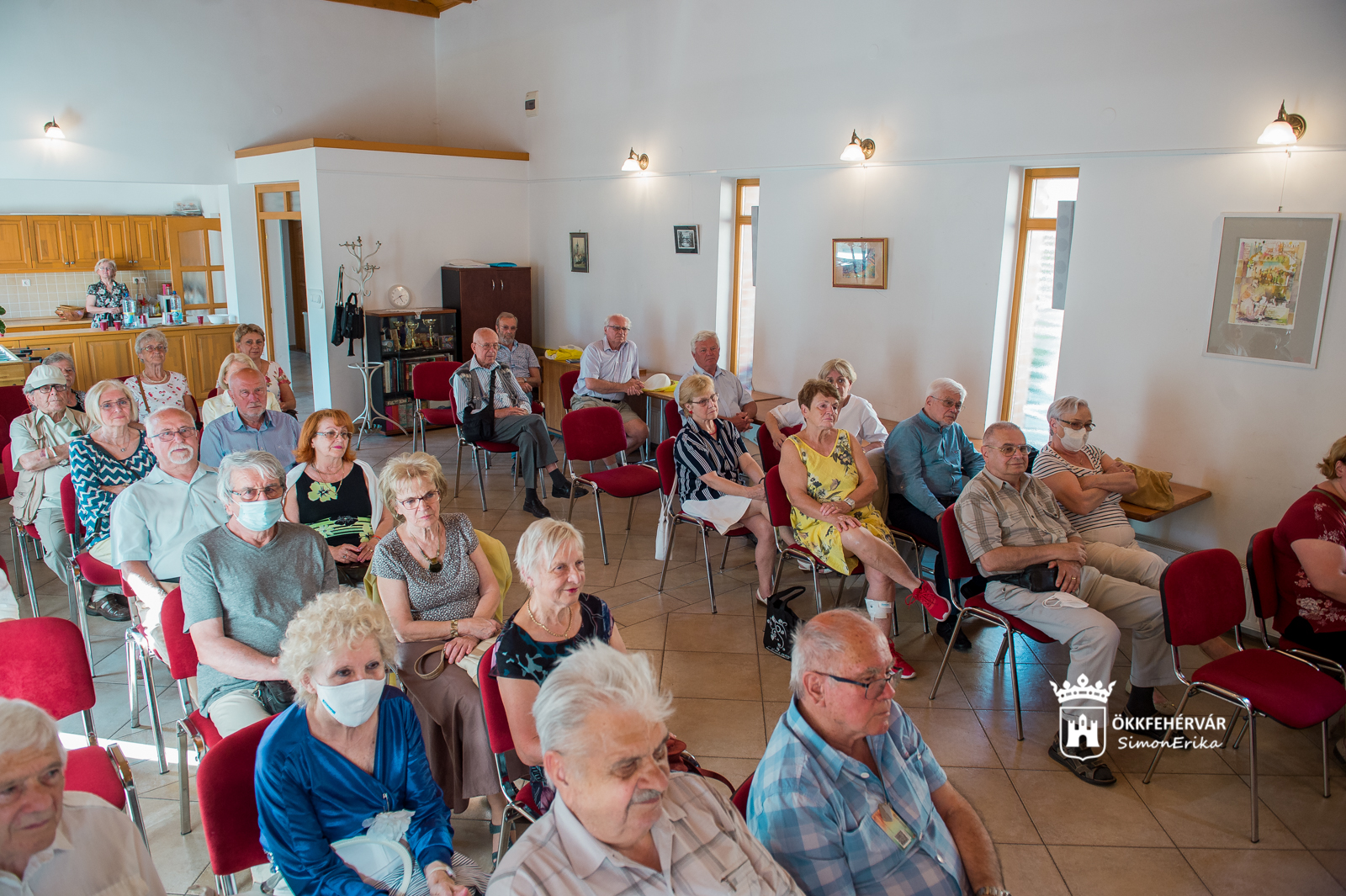 Bobory- est a Krisztus király plébánia közösségi házban