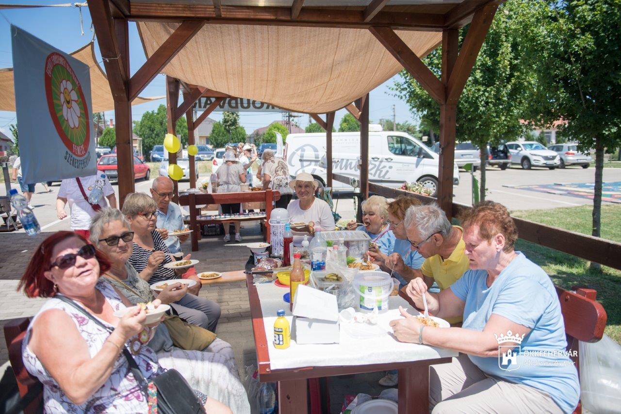 Képeken a Borsókóstoló a Feketehegy-Szárazréten
