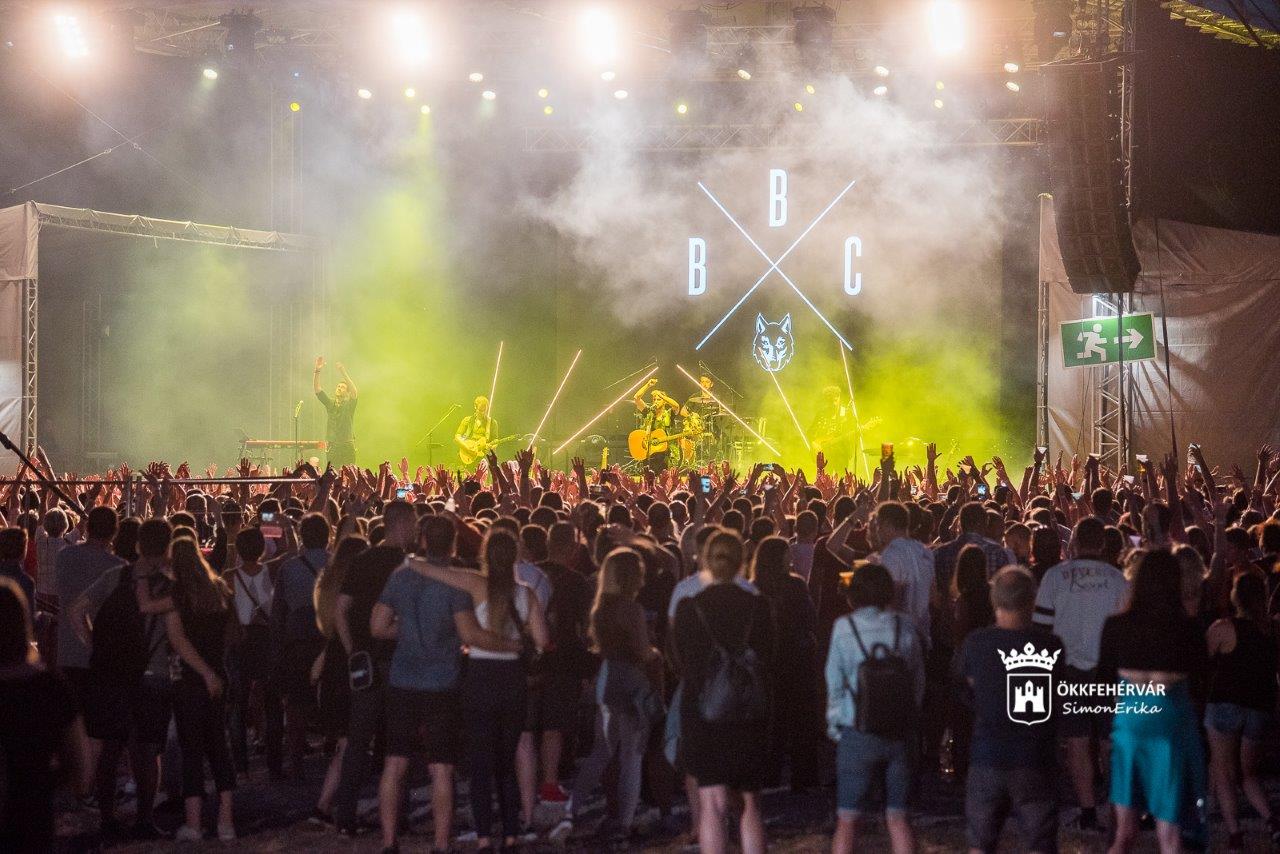 Ilyen volt a Bagossy Brothers a fehérvári LIGETben