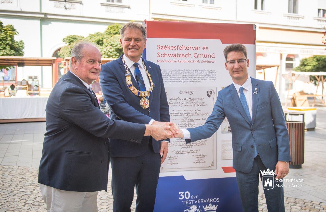 Együtt ünnepel a napokban Schwäbisch Gmünd és Székesfehérvár