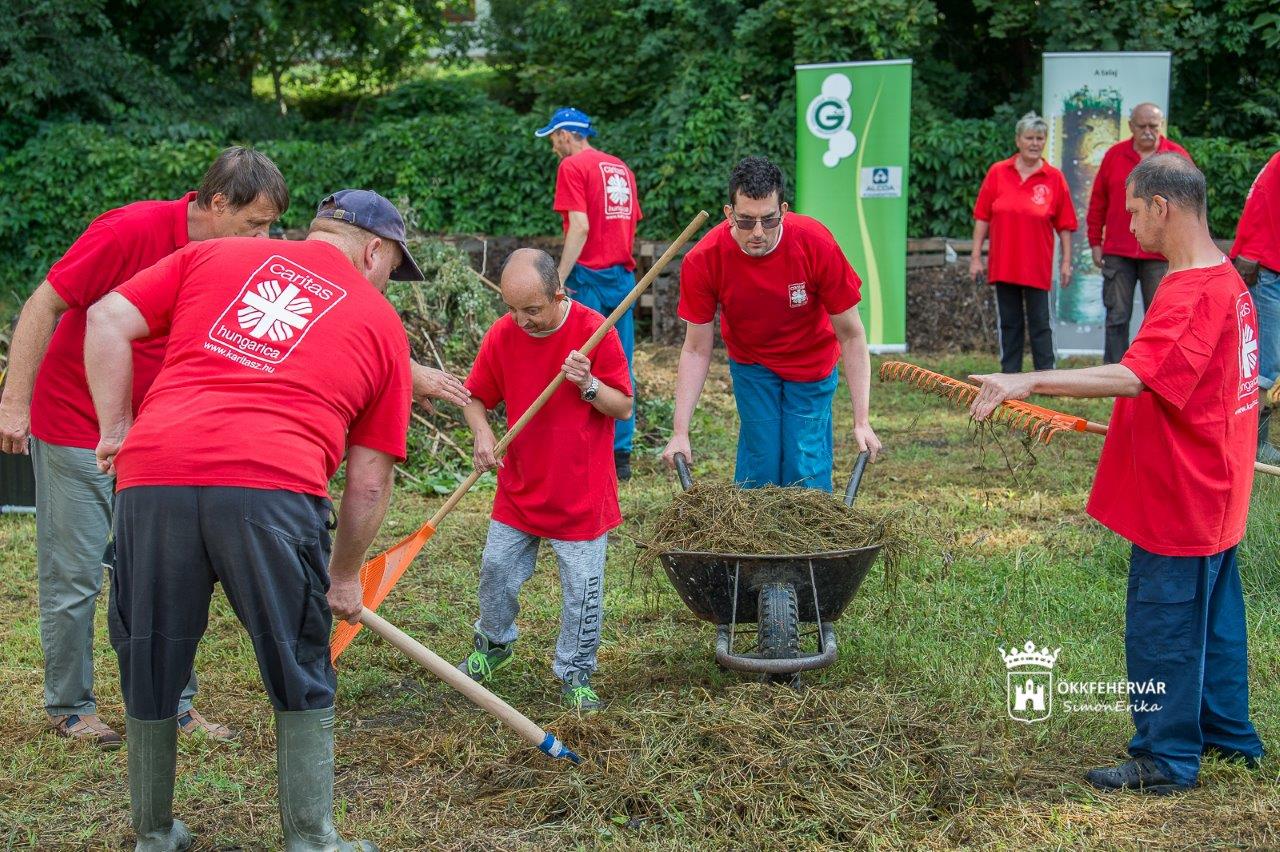 Komposztáló rendszert mutattak be a Szent Kristóf Házban