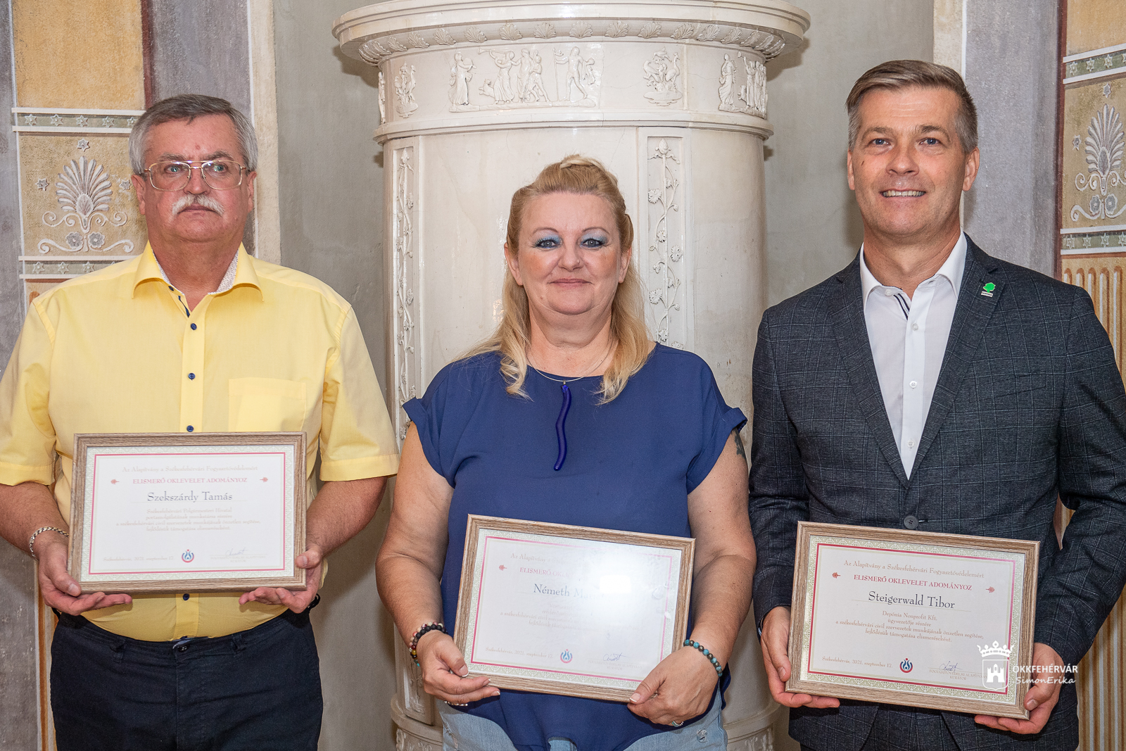 Három, a közszolgáltatásban dolgozó személyt díjaztak