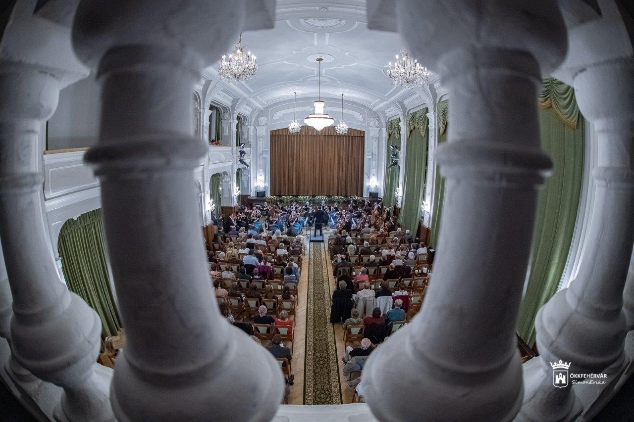 A Somorjai-bérlet nyitóestje a Szent István teremben