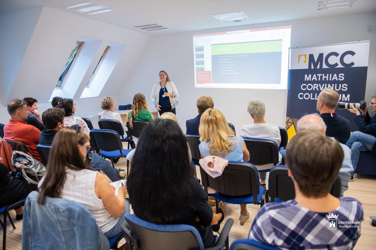 Hal Melinda pszichológus előadása az MCC Szülők Akadémiáján