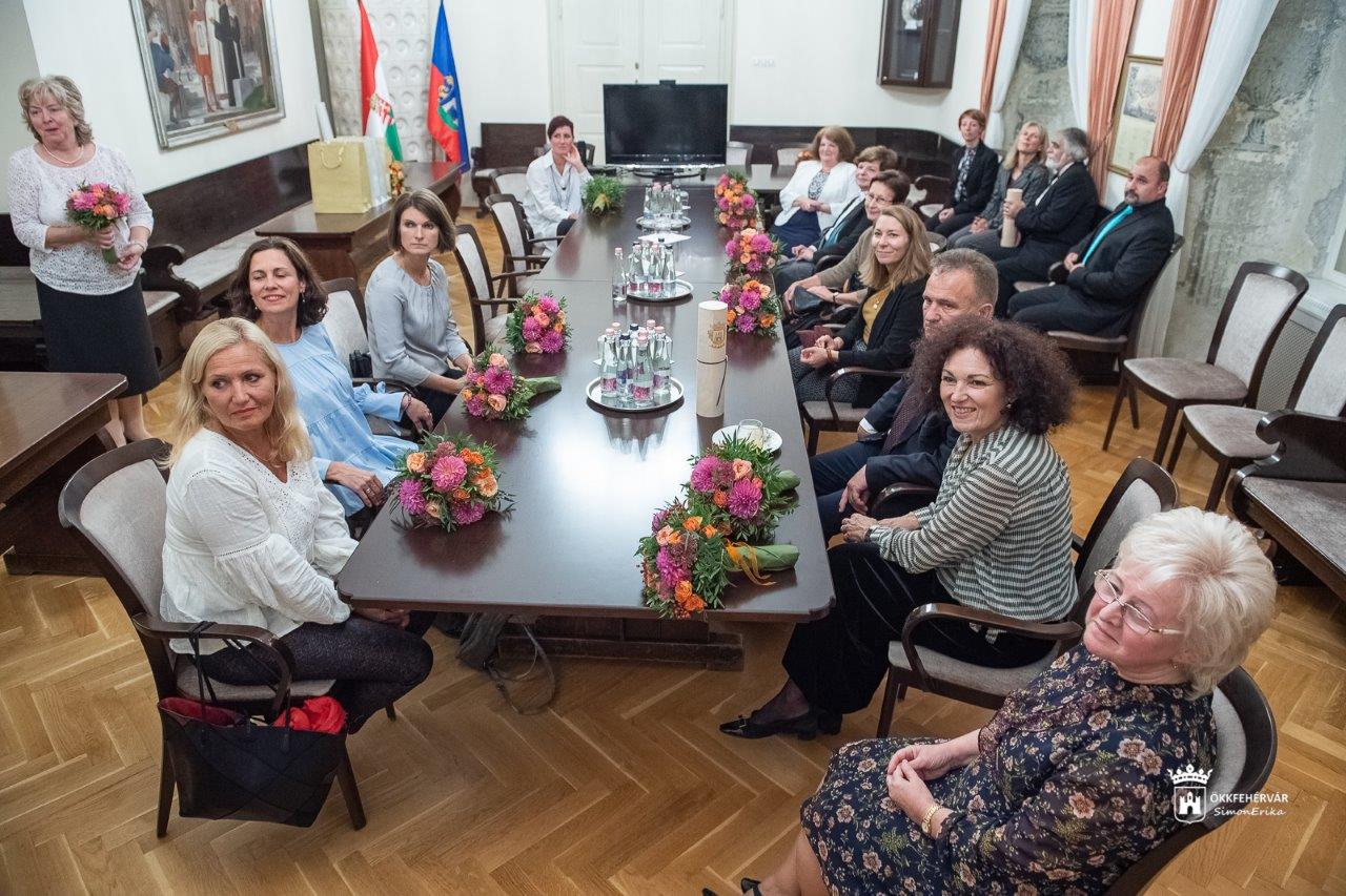 Szakmai beszélgetés a Zene világnapján a Városházán