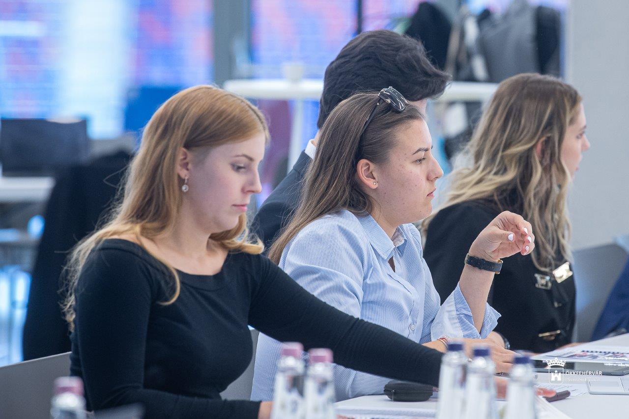 Elkezdődött az Országos Diáktanács kétnapos fehérvári ülése
