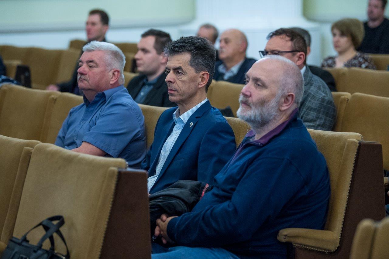 Dr. Porkoláb Imre, az MCC Vezetőképző Akadémia igazgatója tartott előadást a Megyeházán