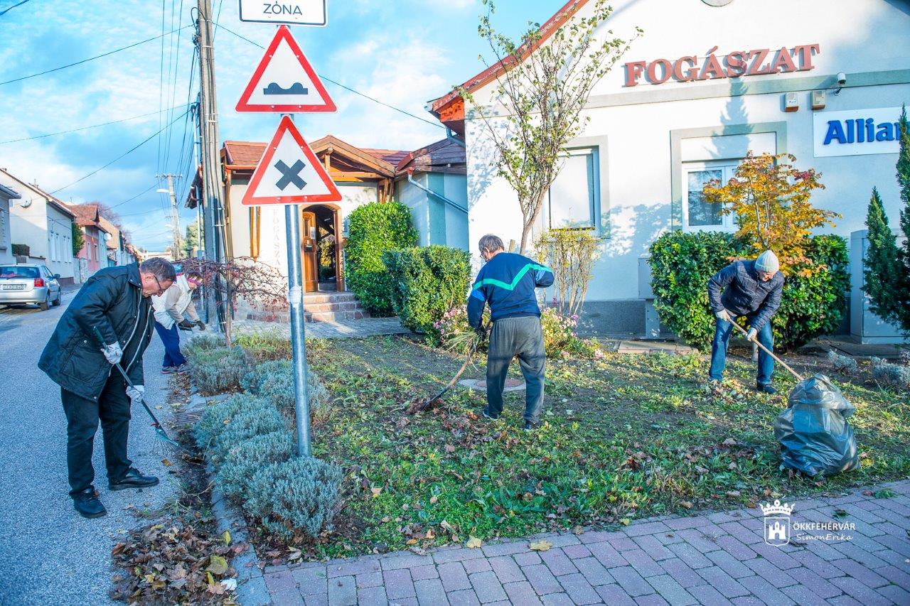 Közösségi munkával szépült meg a Lehel utcai kereszt