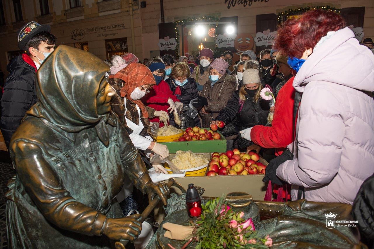 Katalin napi ünnepség a Liszt Ferenc utcában
