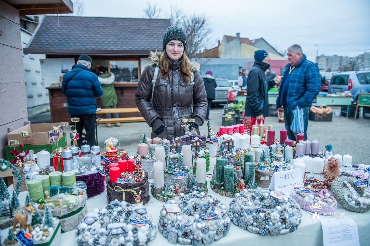 Adventi gyertyagyújtás a Jancsárkert Biopiacon
