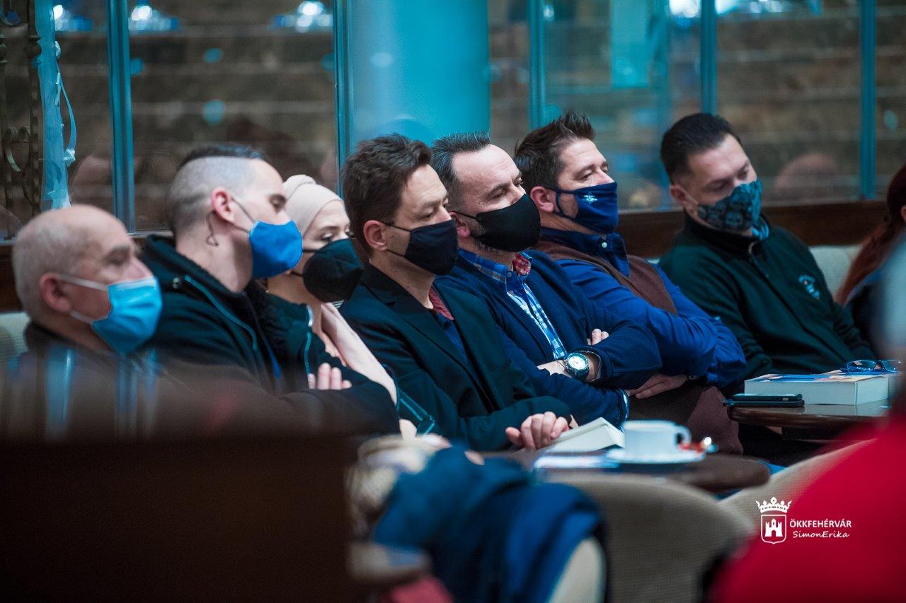 Bemutatták a Fehérvári beszélgetések 4. kötetét