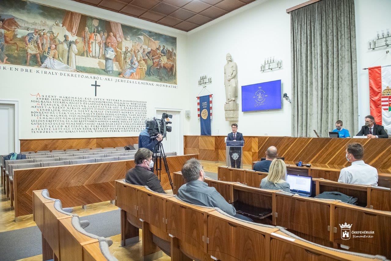 A Városháza Dísztermében hirdették meg a 2022-es Aranybulla emlékévet