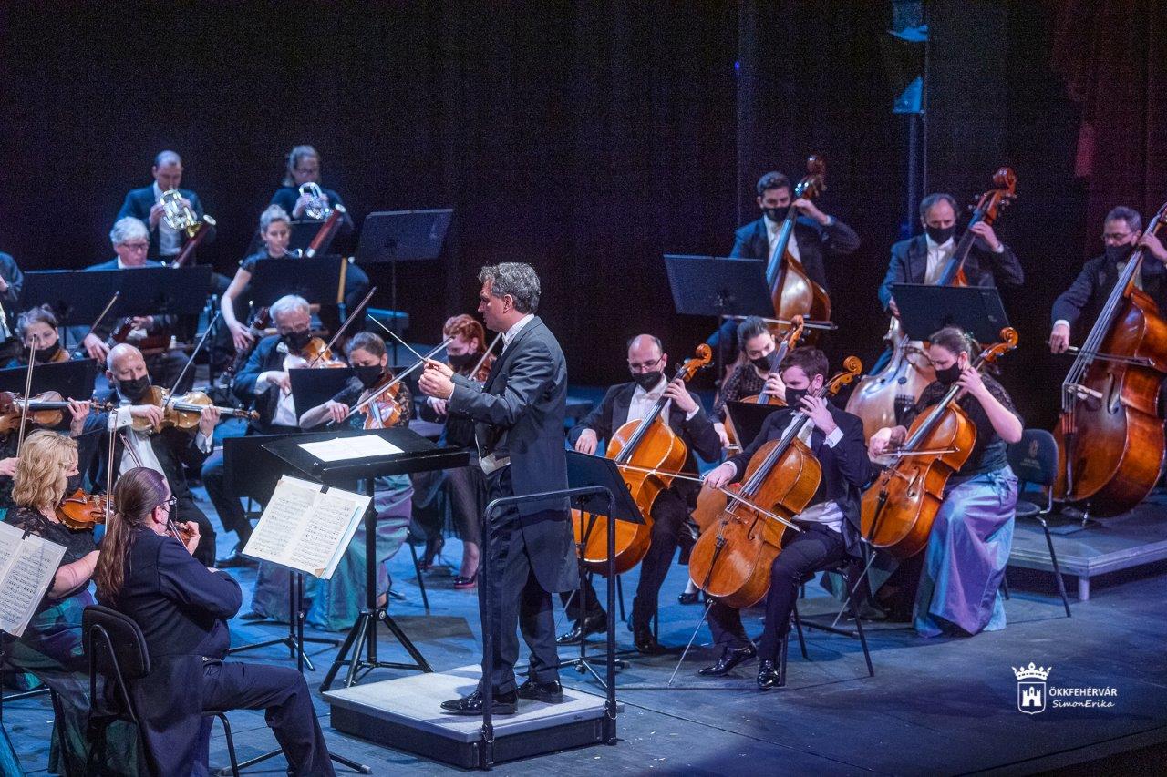 Földöntúli történetek az Alba Regia Szimfonikusoktól