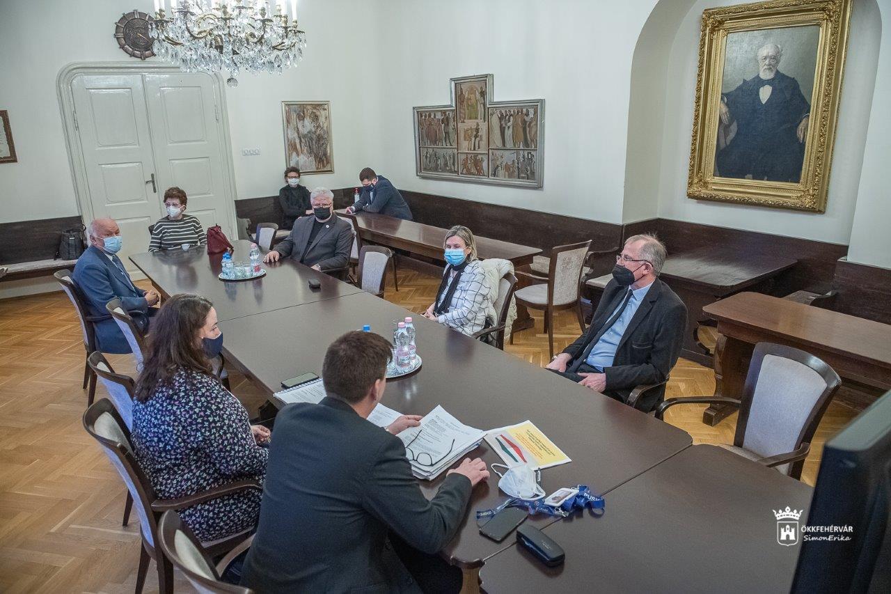 Esküt tettek a Választási Bizottságok tagjai a Városházán