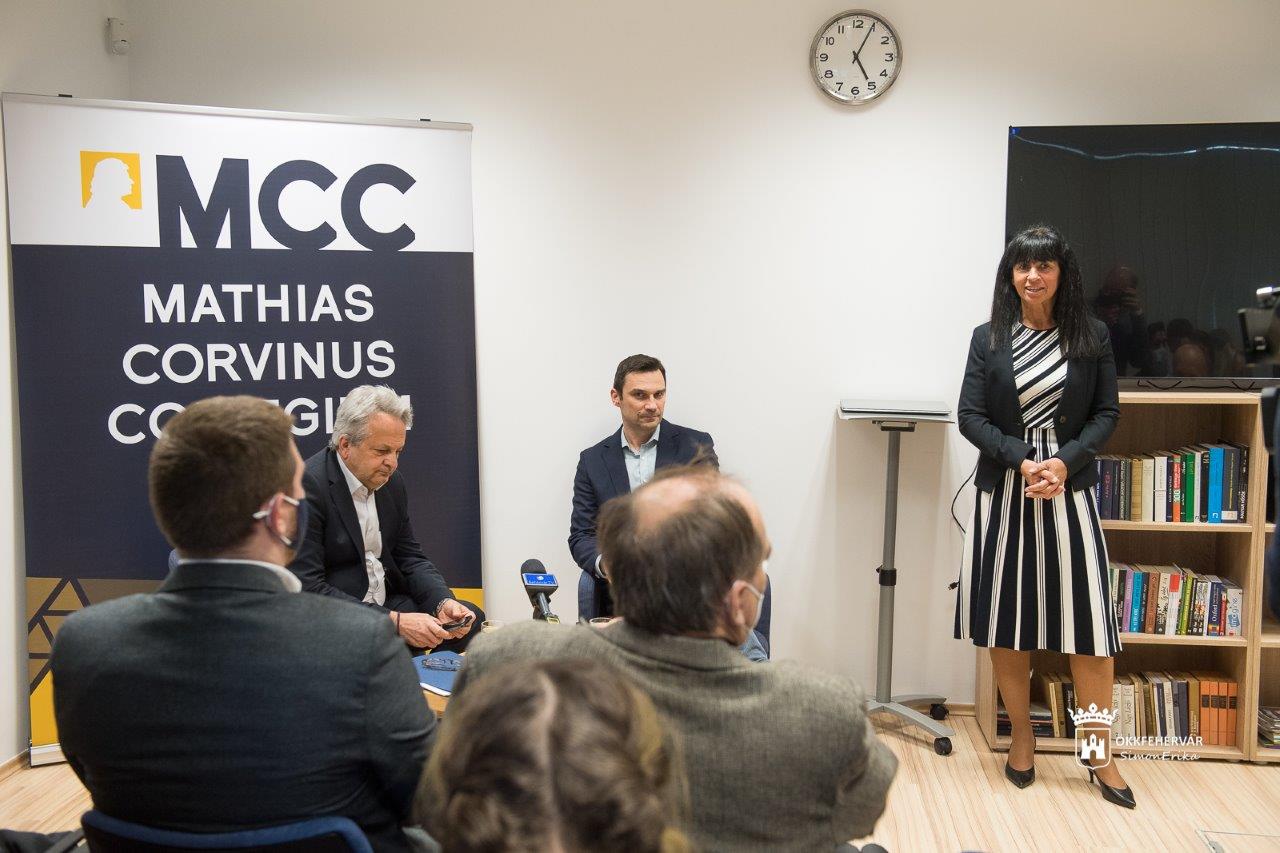 Globális és regionális kihívásokról az MCC fehérvári központjában