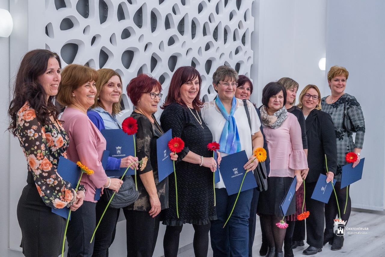 Hűségjutalmat kaptak a bölcsődei és az óvodai dolgozók