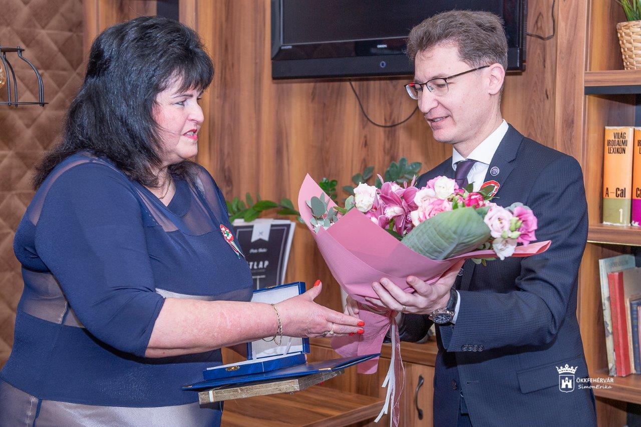 Sasvári Csilla kapta a Penna Regia díjat