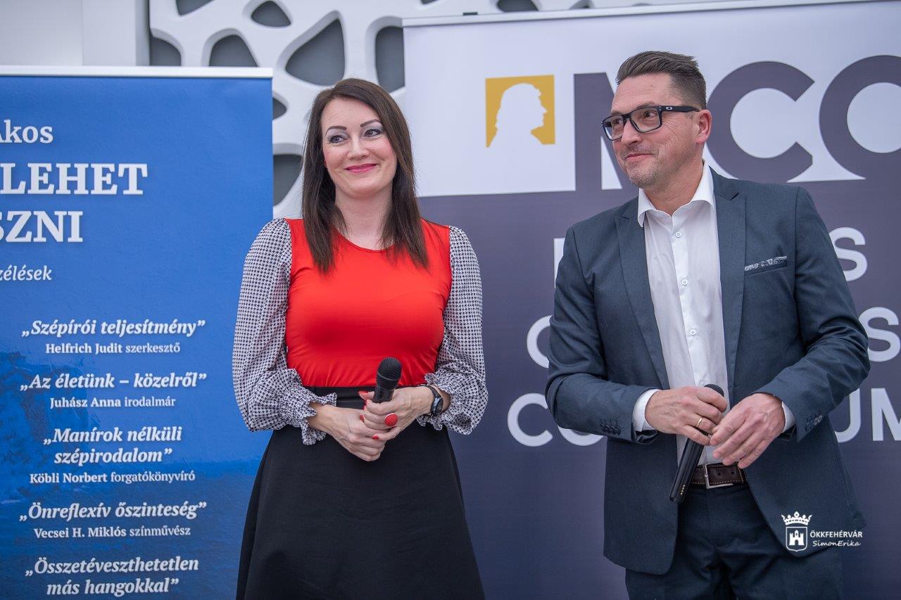 Bemutatták Kovács Ákos novelláskötetét
