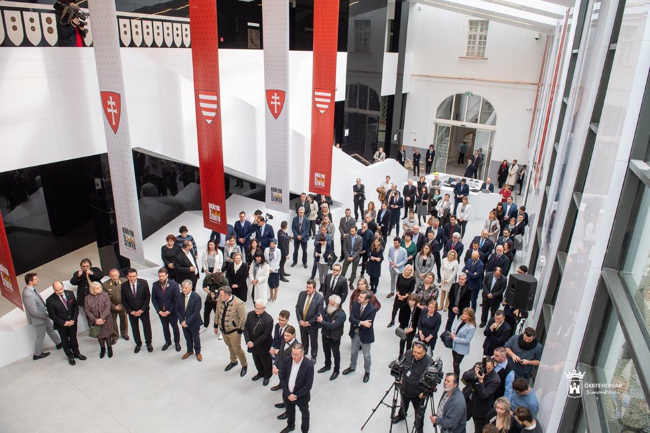 Királyok és Szentek – Az Árpádok kora - képeken a kiállítás szakmai megnyitója