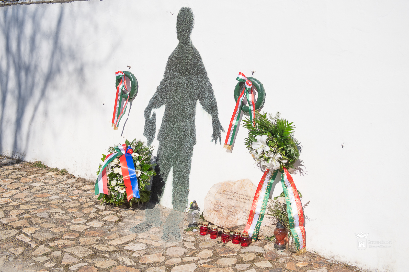 Koszorúzással emlékeztek a Rác utcai mártírokra